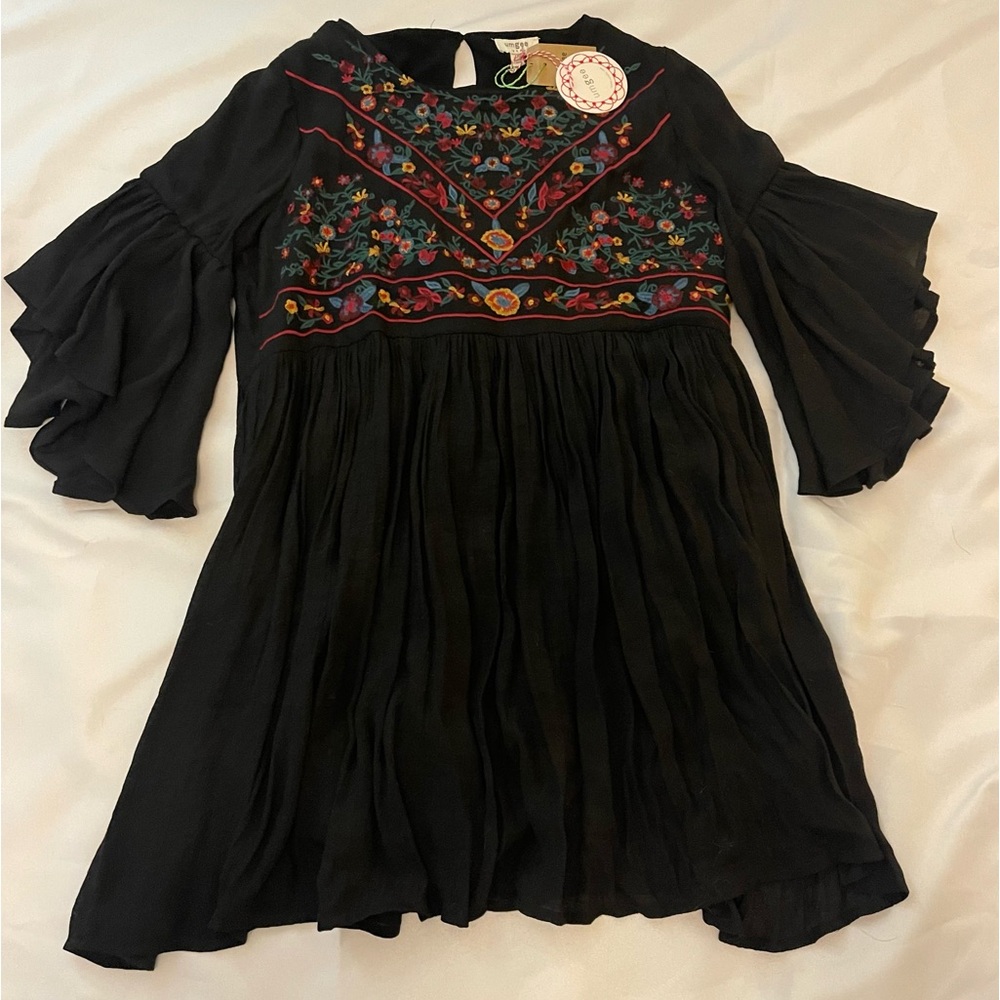 Babydoll Dress Size L Women's Knee Length Dress with Bell  Sleeves